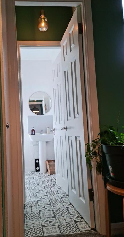 Elegant 1-Bedroom Apartment In Camden Town London Bagian luar foto
